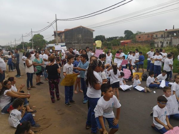Luque: protestan para evitar cierre del Centro Educativo Hermann Gmeiner