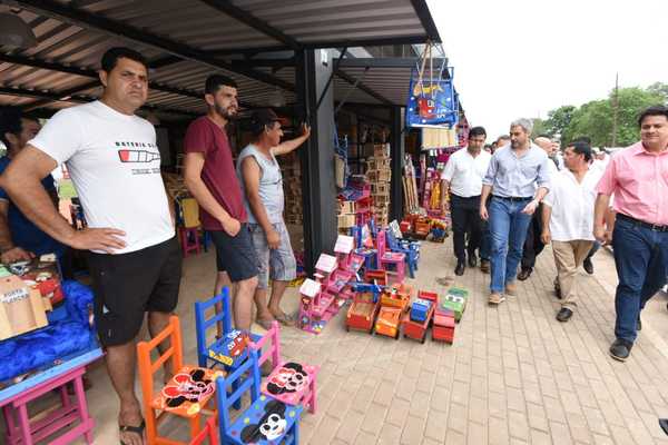 Carpinteros de Caaguazú se reubican en nueva galería que dignifica sus condiciones de trabajo | .::Agencia IP::.