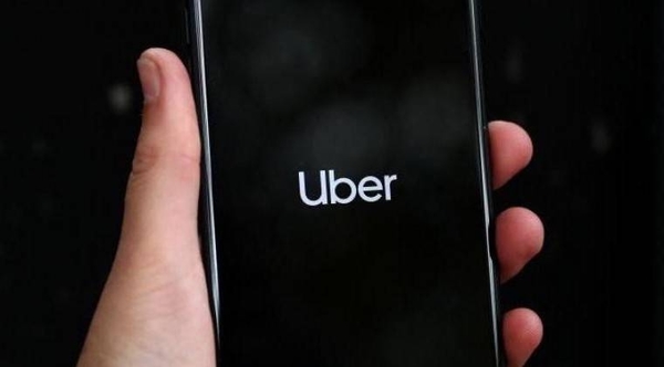 HOY / Uber sale al paso de denuncias y afirma "hacer todo lo posible" para que conductores entreguen factura