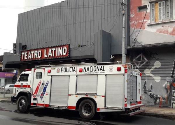 Controlan principio de incendio en el Teatro Latino