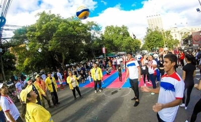 HOY / Que jóvenes y niños estén   metidos en 'La cuadra del  deporte': lanzan campaña