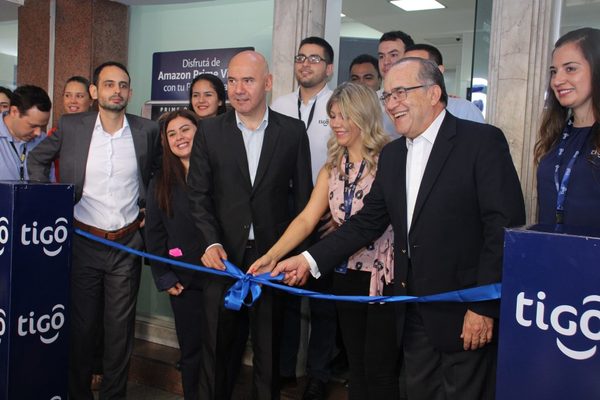 Tigo presentó un renovado local en el Mall