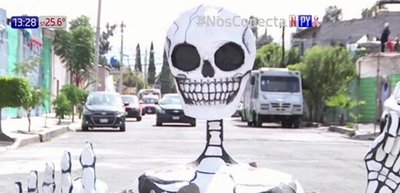 Calaveras emergen del asfalto en México | Noticias Paraguay