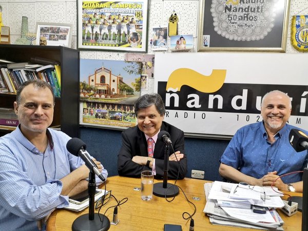 Acevedo: "Si me van a poner un bozal en la boca o en el pensamiento, me marcho" » Ñanduti