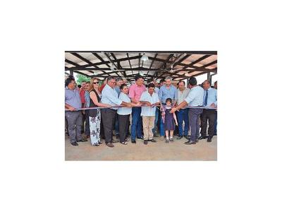 Inauguran puestos de muebleros en ruta 2