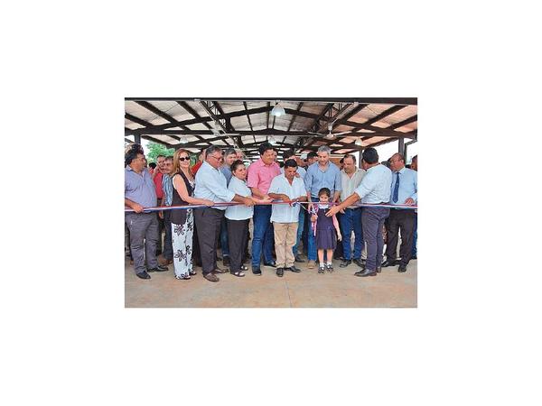 Inauguran puestos de muebleros en ruta 2