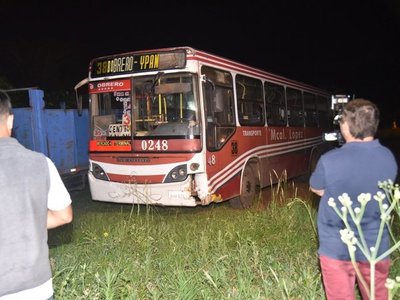 Acceso Sur: Colectivo choca y mata a motociclista en accidente