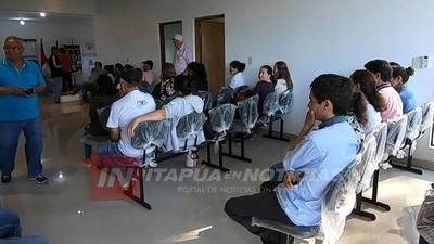 CLÍNICA OFTALMOLÓGICA CERRARÁ SU PRIMER AÑO CON 1.200 ATENCIONES