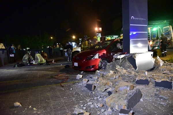 Tres resultan heridos en accidente sobre Eusebio Ayala