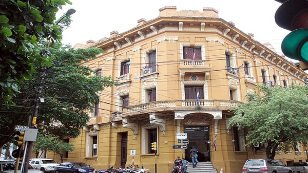 Hoy remitirían pedido de intervención del Municipio de Lambaré a Diputados