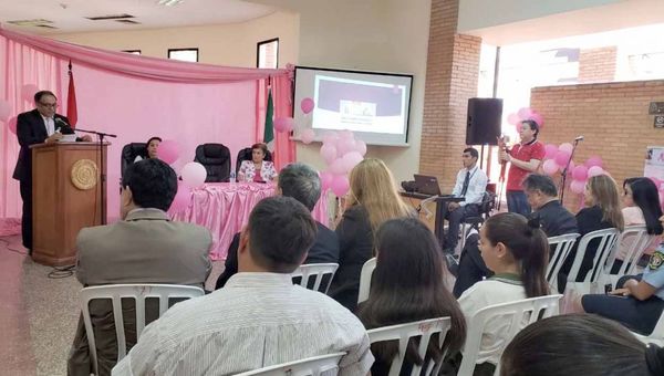 Charla sobre prevención de cáncer de mamas