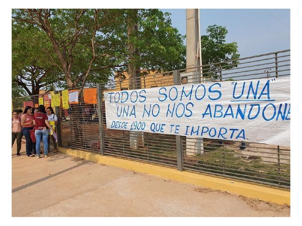 Pedía sexo y plata a cambio de notas