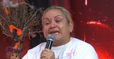 La mamá del supuesto abusador de la Miss Teen, dio la cara