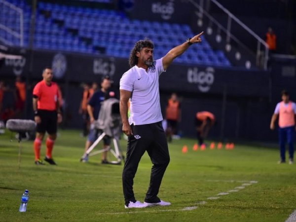 Leonel Álvarez cuenta su verdad en Colombia