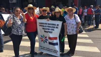HOY / Guardiacárceles exigen respuestas al Ministerio de Justicia: aumento o huelga