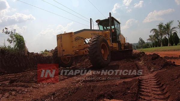 T.R.P: REALIZAN TRABAJOS DE ENSANCHAMIENTO Y MANTENIMIENTO EN TRANSITADA VÍA DE COMUNICACIÓN
