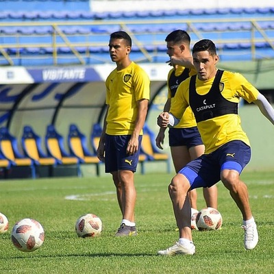 Ayala prepara varios cambios para enfrentar a Olimpia