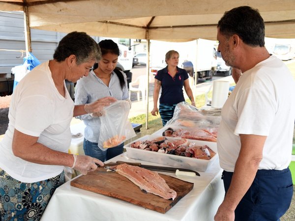 Pira ára, feria de pescados en la Costanera de Asunción