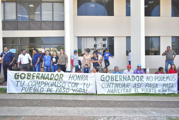 Vecinos de Paso Yobái exigen habilitación de puente - Nacionales - ABC Color