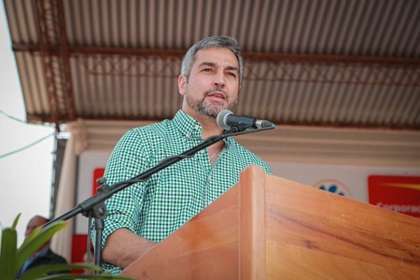 Abdo Benítez "celebra" reducción del desempleo
