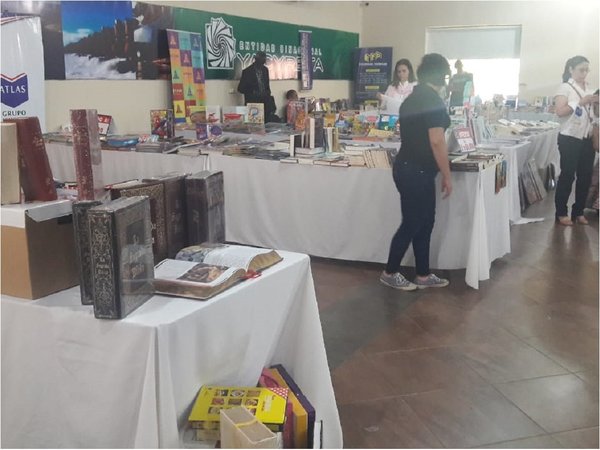 Feria de libro en Misiones deleitó con danza, música y teatro en exposición
