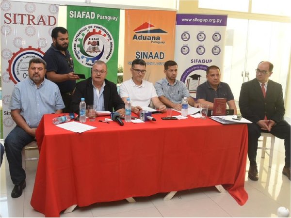 Sindicatos de Aduanas denuncian persecución y piden cabeza del director