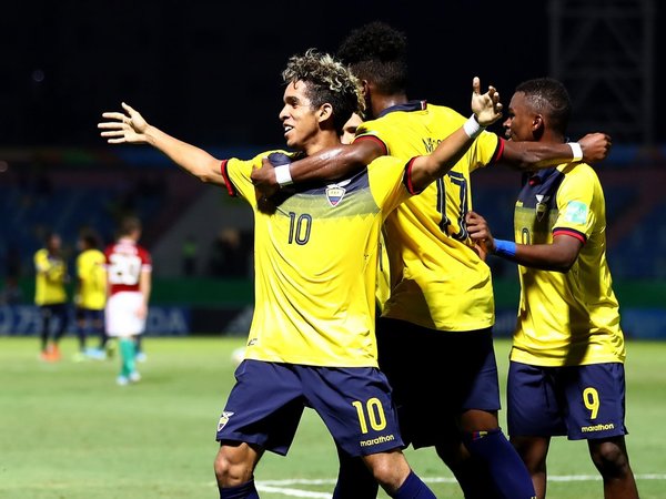 Ecuador elimina a Hungría y clasifica a octavos de final