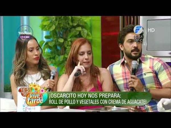 Roll de pollo y vegetales con crema de aguacate