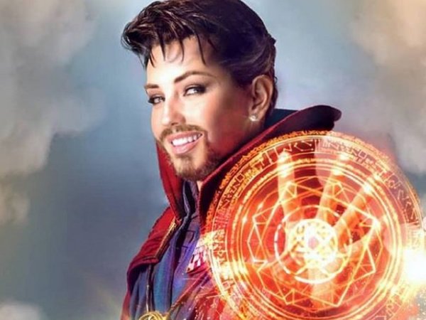 Thalía sorprende a sus fans con un realista disfraz de Doctor Strange