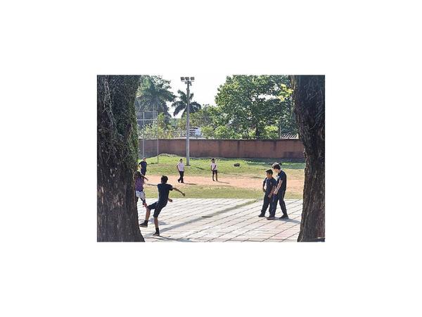 No dejaron rendir a alumnos por no llevar uniforme correcto