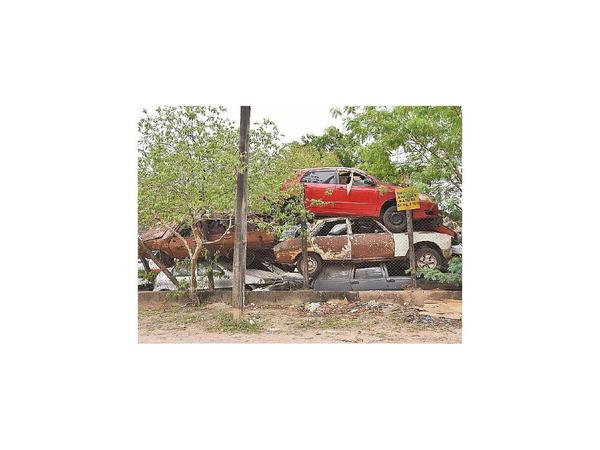 Proyecto de ley busca remate de chatarras en tres meses