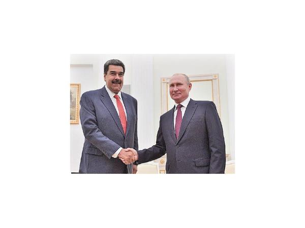 Rusia envía millones de dólares para apoyar a Maduro