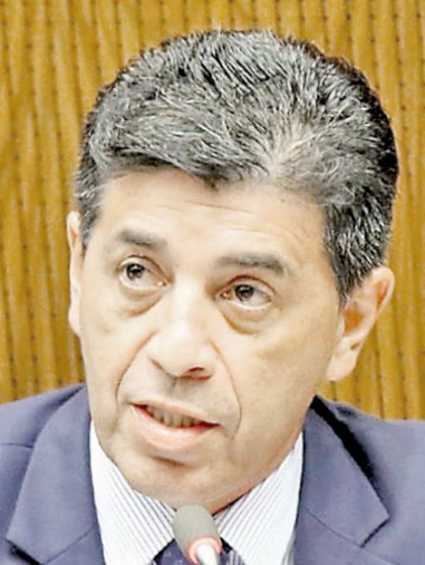 Los ministros deben aclarar, dice Víctor Ríos - Política - ABC Color