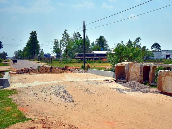Piden habilitar desagüe que la gobernación y municipalidad no pagan - Interior - ABC Color