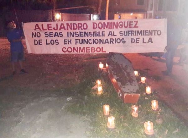 Escrachan al presidente de Conmebol frente a su casa - Locales - ABC Color
