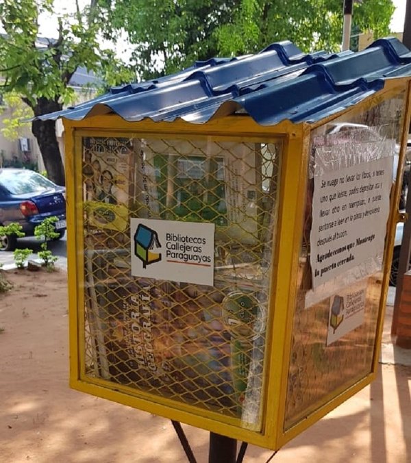 Libros se adueñan de las plazas | Noticias Paraguay