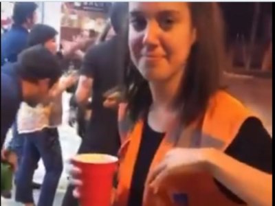 Se vistió de cuidacoches en Halloween 