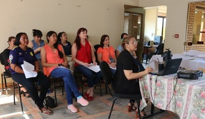 Listas cerradas y desbloqueadas: tema de debate entre mujeres de Filadelfia