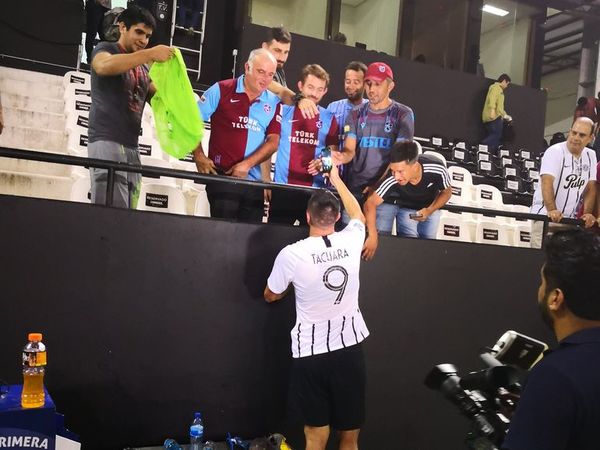 Los turcos fanáticos de Cardozo - Fútbol - ABC Color
