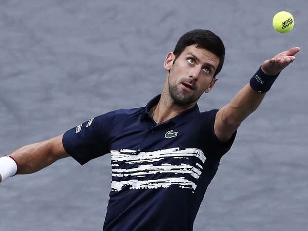Djokovic mantiene la presión sobre Nadal y jugará su sexta final en París