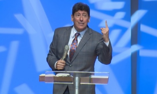 Pastor Emilio Abreu se refirió a los homosexuales