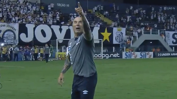 Jorge Sampaoli invitó a pelear a un hincha