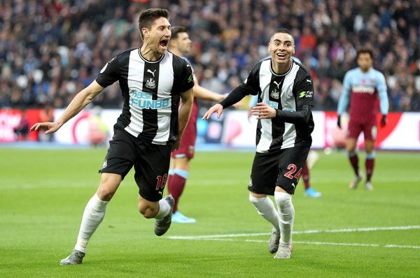 Balbuena marca en la derrota ante el Newcastle de Almirón