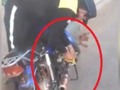 Con sierrita sacan los roncadores de las motos