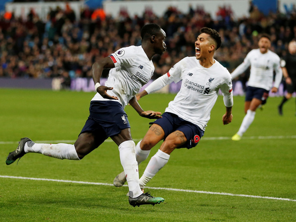 Liverpool reacciona en los últimos minutos y vence al Aston Villa