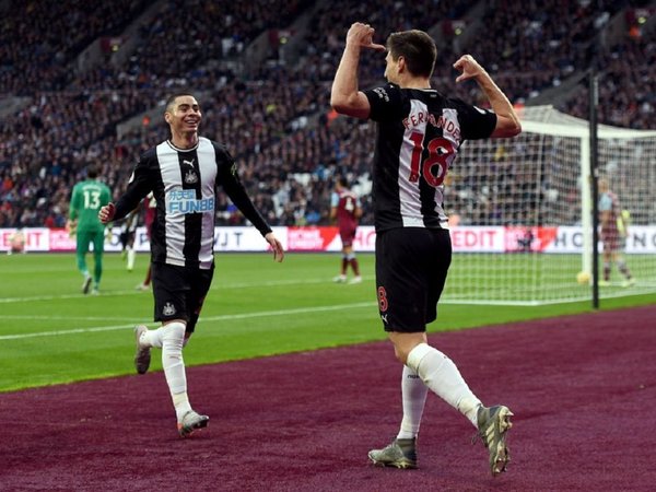 Balbuena marca, pero Almirón gana duelo de paraguayos en la Premier