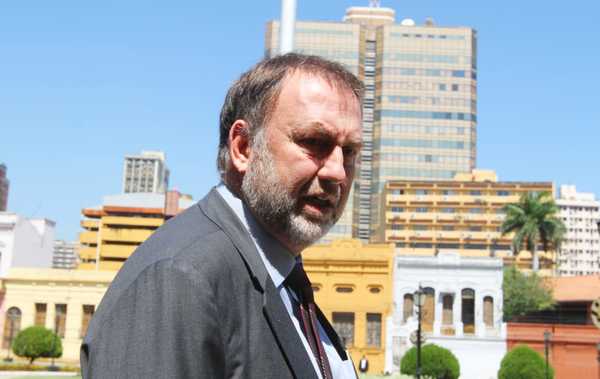 Solidez de finanzas públicas permiten tener un déficit transitoriamente mayor, afirma ministro | .::Agencia IP::.