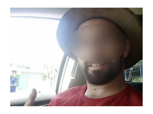 Encerró y golpeó a su ex y envió las fotos a la familia