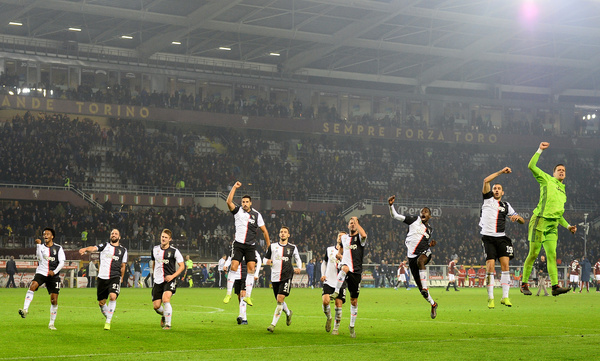 Juventus sostiene el liderato y vence a Torino