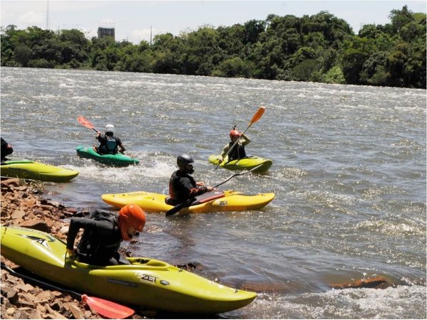 Aprovechando cristalinas aguas del Acaray apuntan al proyecto turístico